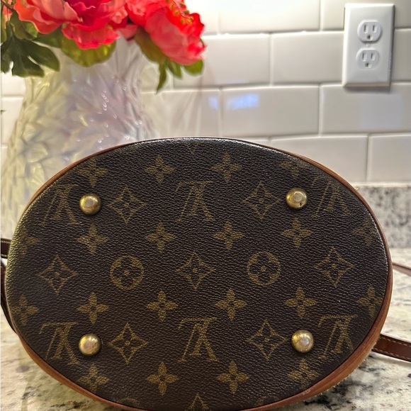 Authentic Vintage Louis Vuitton Monogram Bucket Bag - Picture 14 of 16